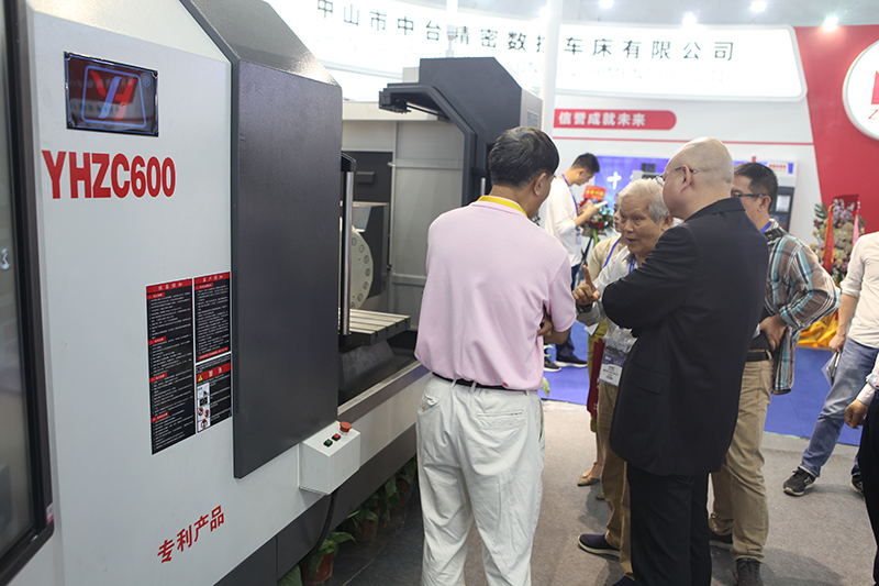 華亞數控新品雙頭臥深圳發(fā)布現(xiàn)場 華亞數控新品雙頭臥深圳發(fā)布現(xiàn)場